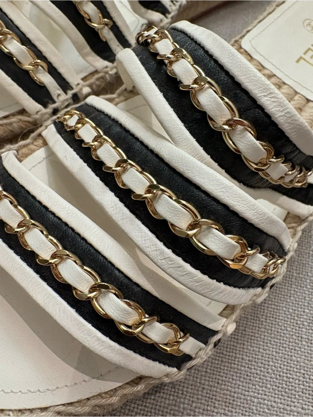 CHANEL size 42